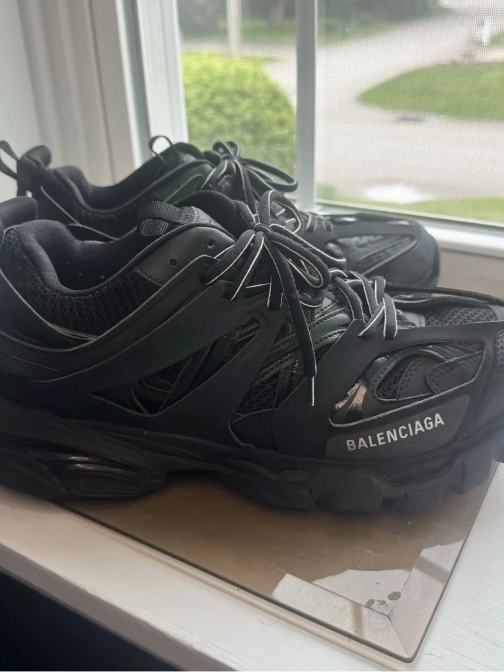 Men's size 44 Triple S
